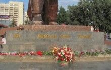 У Харкові пам'ятнику Воїну-визволителю відбили букви