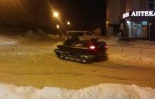 Снігохід на харківських вулицях спантеличив місцевих поліцейських (фото)