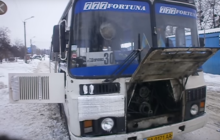На Черкасщине загорелся городской автобус с 40 пассажирами: убежали, разбив окна (фото, видео)