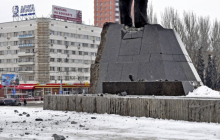 Statue of Lenin damaged in Donetsk