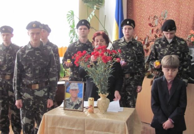 На Тернопільщині відкрили меморіальну дошку загиблому в АТО земляку / Тернопільска ОДА На Тернопільщині відкрили меморіальну дошку загиблому в АТО земляку / Тернопільска ОДА