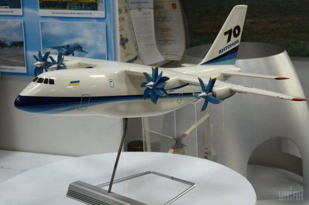 Модель самолета Ан-70 в музее серийного завода 