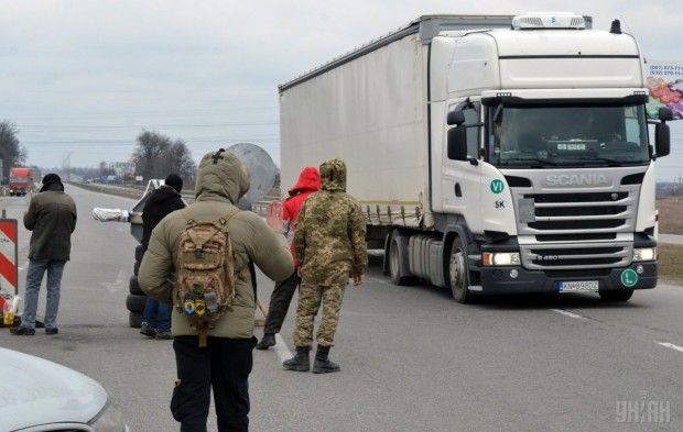 Складна логістика - одна з проблем бізнесу під час війни / Фото УНІАН