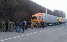 Activists block Russian trucks from crossing Ukraine's border