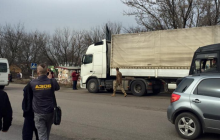 У пунктах пропуску на західному кордоні України у чергах стоять 640 автомобілів