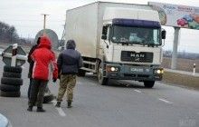 На Львовщине активисты "Свободы" заявили о продолжении блокады российских фур