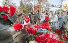 УПЦ вшанувала пам’ять загиблих українських воїнів біля меморіалу воїнам-афганцям у Києві