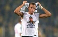 УЕФА отказался дисквалифицировать российского футболиста за футболку с Путиным