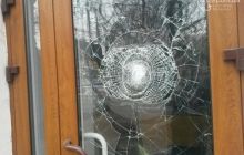 У Маріуполі невідомі розбили скло в російському "Сбербанку" (фото)