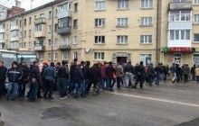 У Тернополі перекривали проспект Бандери, блокувавши рух громадського транспорту (фото)