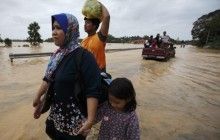 На Малайзию обрушились ливни, которые привели к сильнейшим за последние десять лет наводнениям