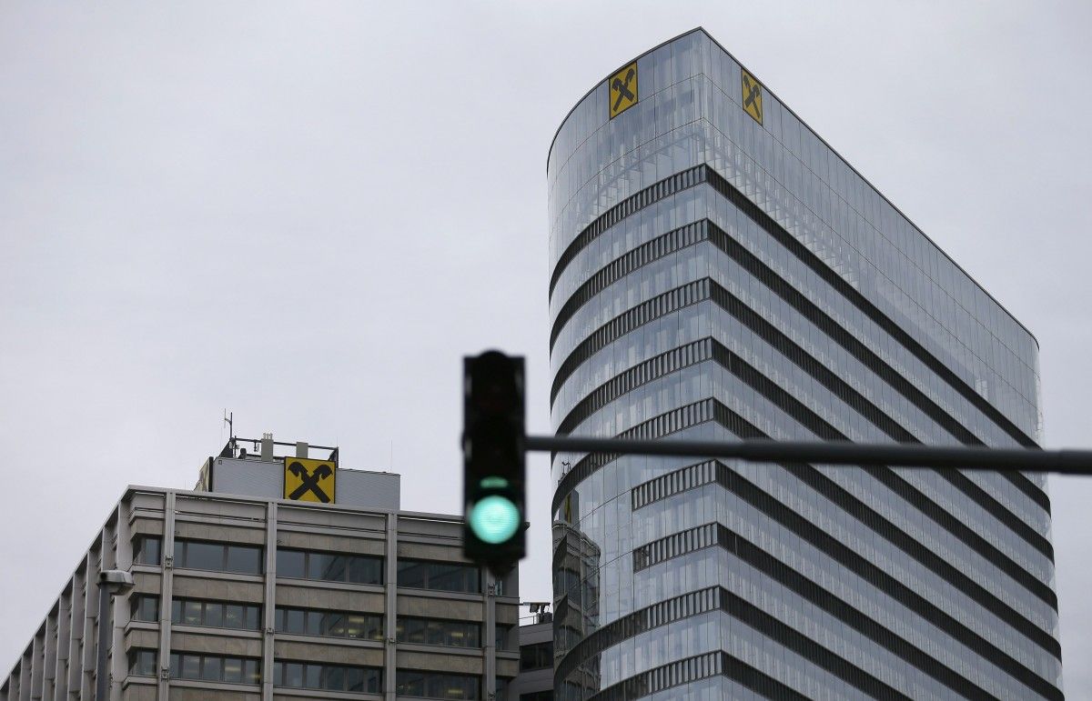 Raiffeisen Bank International готується передати російський бізнес акціонерам / фото REUTERS Raiffeisen Bank International готується передати російський бізнес акціонерам / фото REUTERS