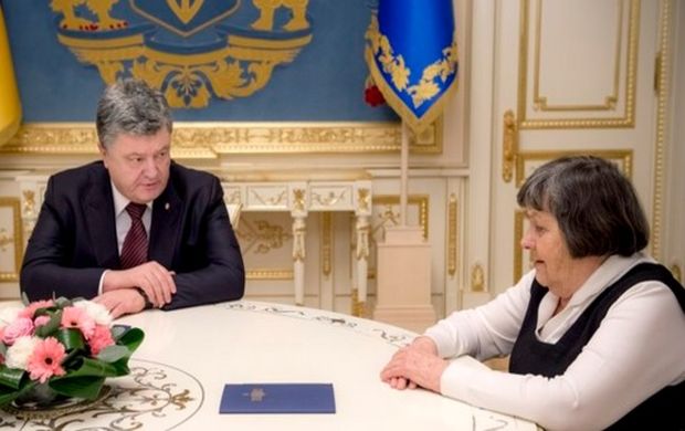 twitter.com/poroshenko twitter.com/poroshenko