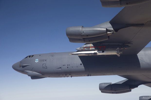 B-52 / REUTERS B-52 / REUTERS