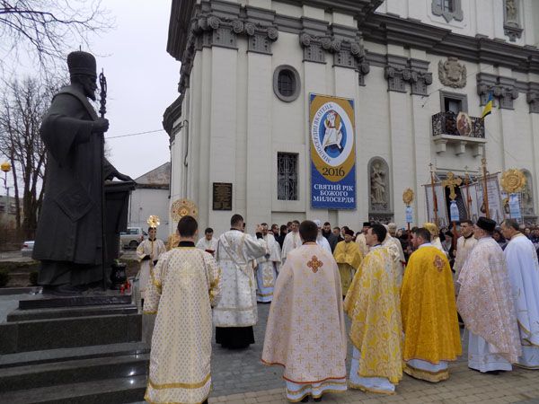 В Тернополі вшанували жертв псевдособору В Тернополі вшанували жертв псевдособору