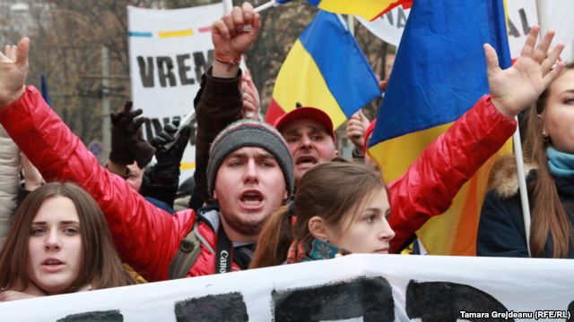 Архівна фотографія: акція за возз'єднання з Румунією, Кишинів, листопад 2015 року / Tamara Grejdeanu Архівна фотографія: акція за возз'єднання з Румунією, Кишинів, листопад 2015 року / Tamara Grejdeanu
