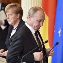 Меркель обсудила с Путиным 