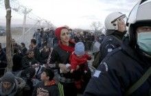 Ситуация с беженцами на границе Греции и Македонии может выйти из-под контроля