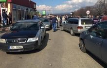 На Закарпатті автомобілі з іноземними номерами заблокували рух на українсько-словацькому кордоні (фоторепортаж)