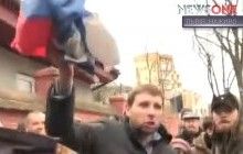 Парасюк "підтримав" Савченко топтанням російського прапора під консульством у Львові (відео)