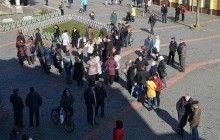 Працівники та студенти мукачівського ПТУ з вимогою виплатити борги заблокували міськраду (фото)