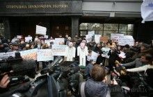 Под ГПУ требуют отставки Шокина из-за "чисток" среди следователей по делу "бриллиантовых прокуроров" (фото)