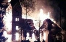 В Финляндии перед пасхальной службой подожгли старинную церковь (фото)