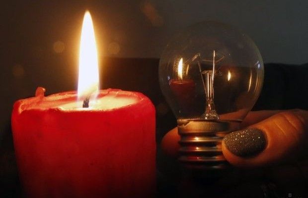Какие свечи горят дольше всех и не гаснут: лайфхаки при отключении света
