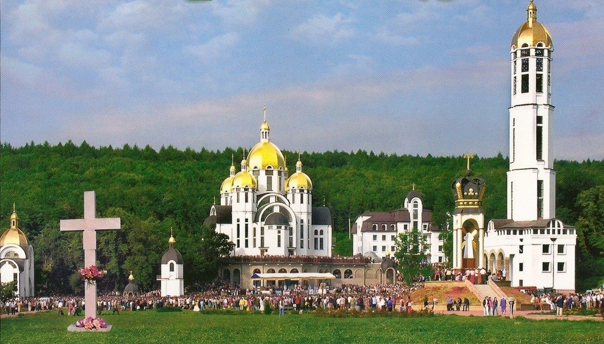 Традиційно найбільше прочан збирається в Зарваниці на Всеукранську прощу Традиційно найбільше прочан збирається в Зарваниці на Всеукранську прощу