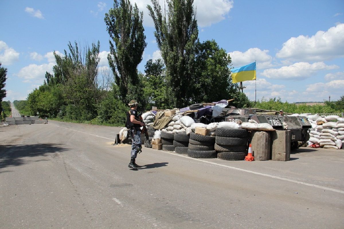 Блокпост это. Граница Донбасс блокпост. Донбасс война блокпост. Блокпост Украина.