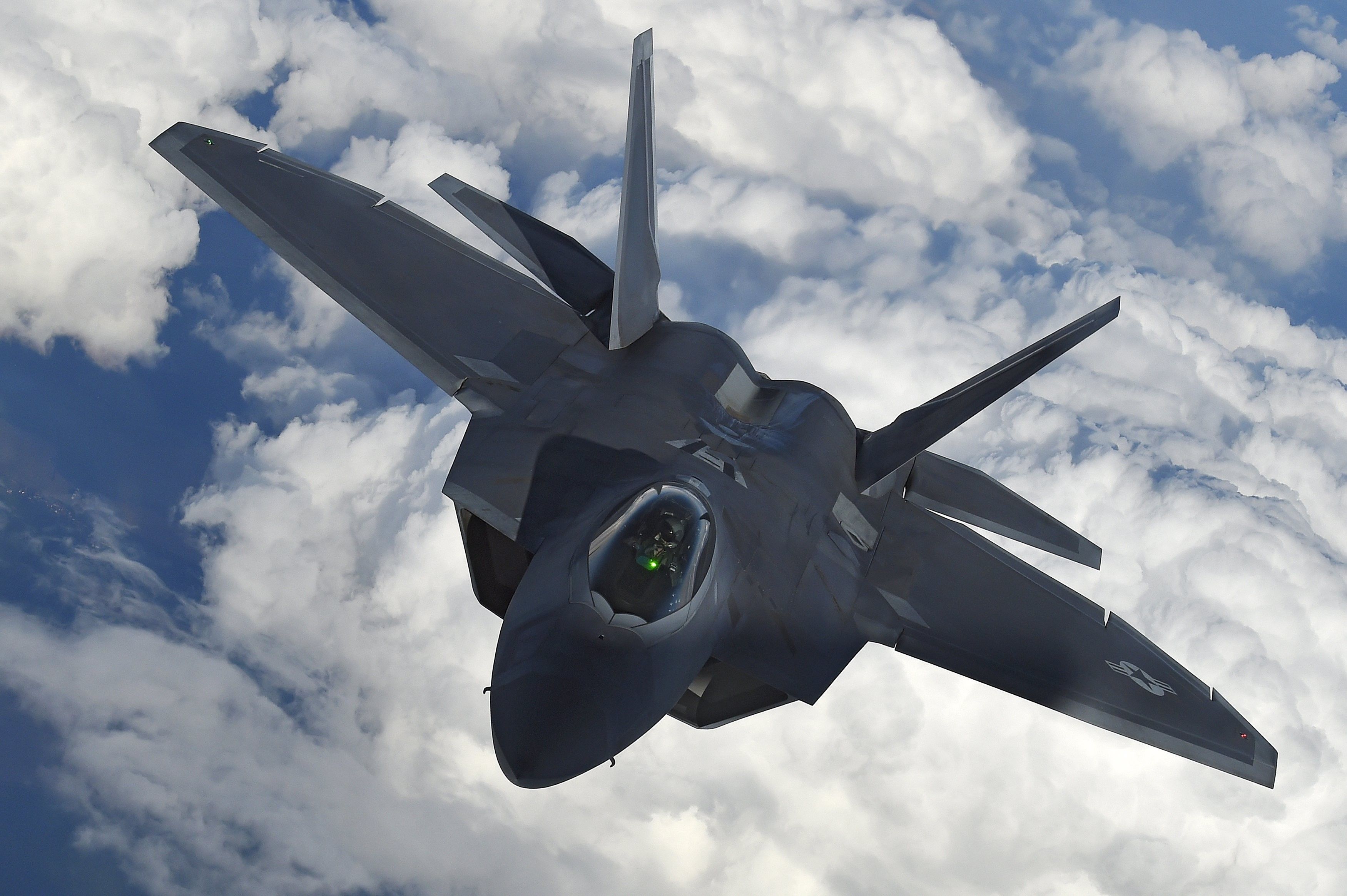 Чому політ F-22 коштує більше, ніж F-16 / REUTERS Чому політ F-22 коштує більше, ніж F-16 / REUTERS