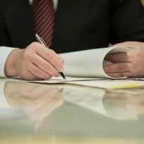 Порошенко подписал закон о запрете российских наблюдателей на выборах