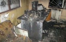 В Конотопе неизвестные подожгли здание местной телестудии (фото)
