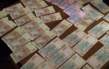 На Тернопільщині з хабарем у 20 тисяч гривень затримали керівника одного із відділів регіонального управління ДФС