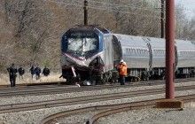 У США з колії зійшов потяг: дві людини загинули і понад 30 поранені (фото)