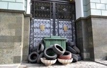 В Одессе протестующие против нового прокурора области разблокировали один из входов в здание прокуратуры