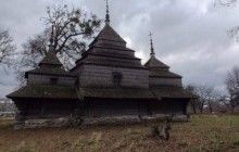 Верные УГКЦ на Прикарпатье хотят спасти 500-летнюю церковь, которую государство "списало" с баланса (укр.)