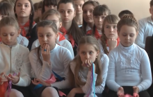 "Патриотов ДНР" воспитывают с малых лет: в школах на оккупированном Донбассе ввели "уроки гражданственности" (видео)