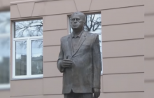 Не пам'ятником єдиним: Путін нагородив Жириновського орденом