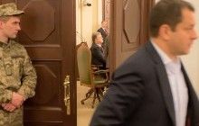 Порошенко на засіданні фракції БПП вимагає негайного голосування щодо нового Кабміну (фото)