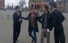 В Москве на Красной площади "Пушкин" и "Ленин" устроили потасовку: не поделили клиента