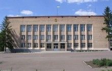 На Миколаївщині обурені закриттям шкіл батьки увірвалися до голови РДА та напали на нього