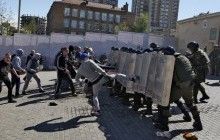 Біля посольства Азербайджану в Києві провели навчання із безпеки під час масових заворушень (фоторепортаж)