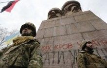 У Києві активісти зібралися біля пам'ятника чекістам з наміром зруйнувати його