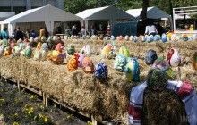 У Житомирі відкрилося Великоднє містечко, де представлено 300 писанок