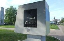 У Черкасах невідомі розмалювали фарбою пам'ятник героям АТО