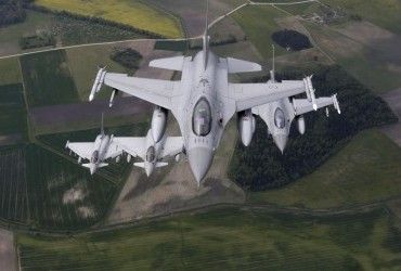 Британія готова надіслати Польщі винищувачі та системи ППО після інциденту з дронами