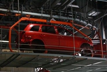 Ох*ел, когда увидел!: россияне в шоке от цен на отечественные авто (видео)