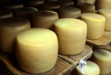 Всі знаходили цифри в сирі: просте пояснення, навіщо вони там