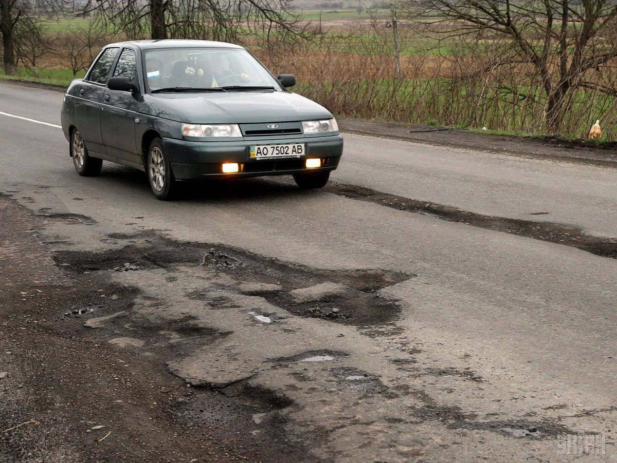 In the Rivne region, villagers threaten to dig up an international highway / photo from UNIAN